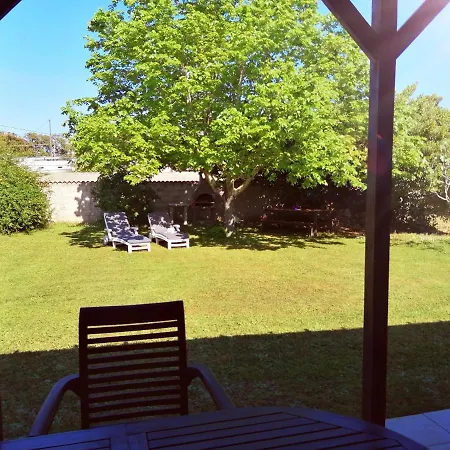 Maison De 2 Chambres Avec Jardin Clos Et Wifi A A 1 Km De La Plage 度假居 *